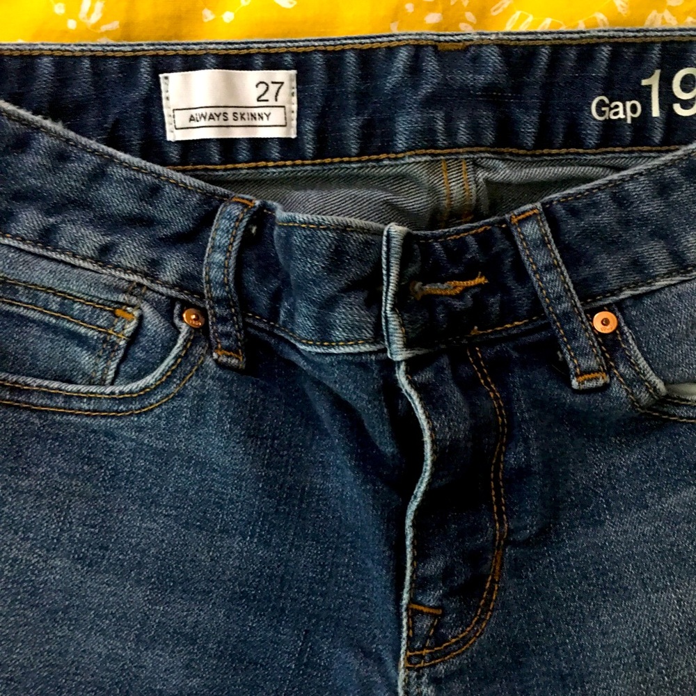 Gap jeans bootcut bought in new a free item w/ purchase